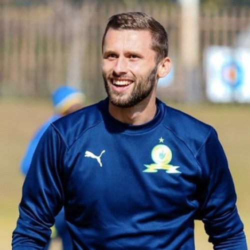 We need to be patient with him – Mokwena on new Sundowns striker Safranko