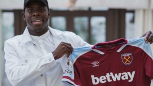 Read more about the article Kurt Zouma joins West Ham on four-year deal