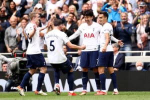 Read more about the article Spurs edge Watford to go top