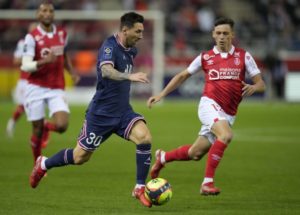Read more about the article Lionel Messi brought calmness to PSG on debut – Pochettino