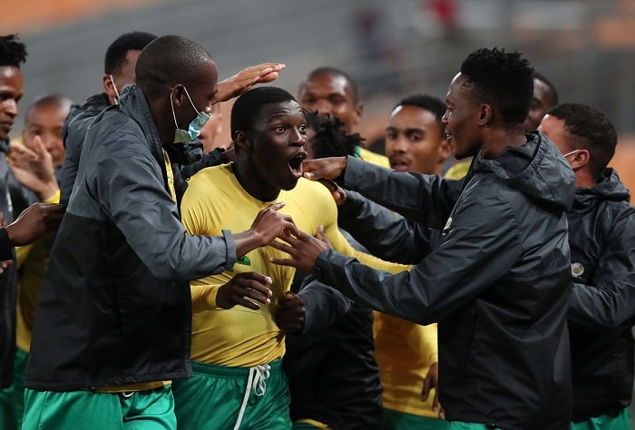 You are currently viewing Sundowns were leading the race but I chose move abroad – Hlongwane