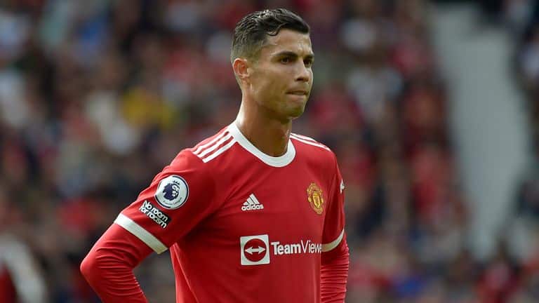 You are currently viewing Ronaldo would not wear blue in Manchester derby – Ole Gunnar Solskjaer