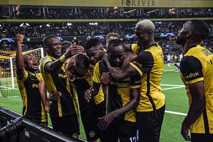 You are currently viewing Young Boys stun 10-man Man United in Champions League