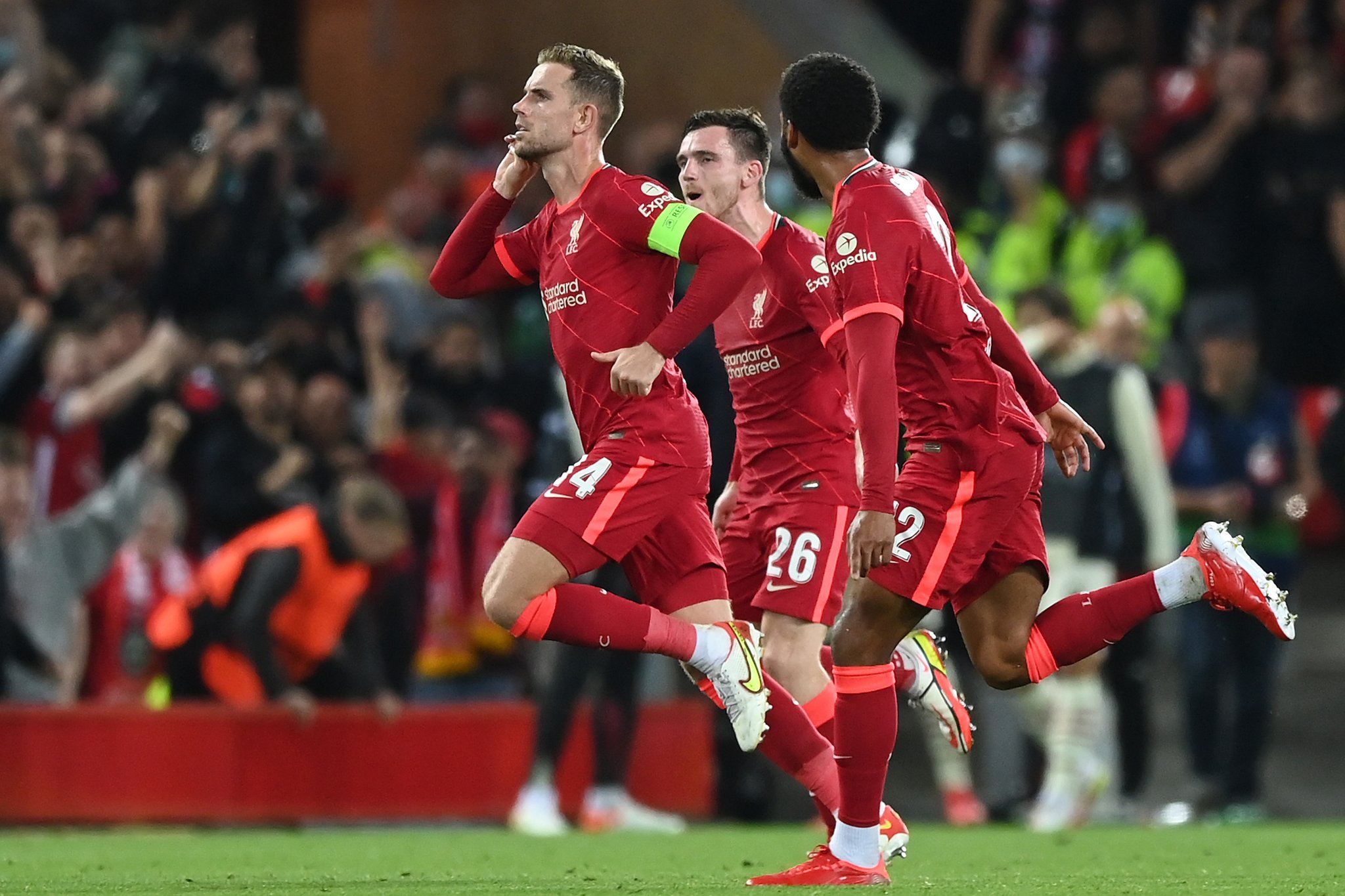 You are currently viewing UCL wrap: Liverpool complete comeback against Milan, Man City thrash Leipzig