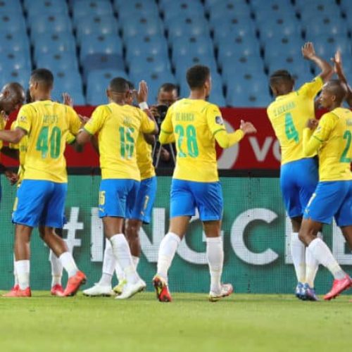 Sundowns defeat Chiefs to go top