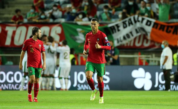 You are currently viewing Portugal forward Cristiano Ronaldo dedicates goals record to his nation