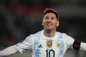 Read more about the article Messi breaks Pele’s South American international goals record