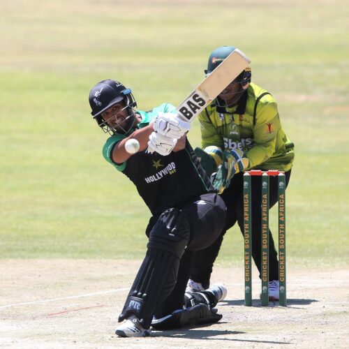 Dolphins down Warriors to reach T20 semi-finals