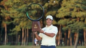 Read more about the article Stunning eagle lands Matsuyama coveted PGA Tour win in Japan