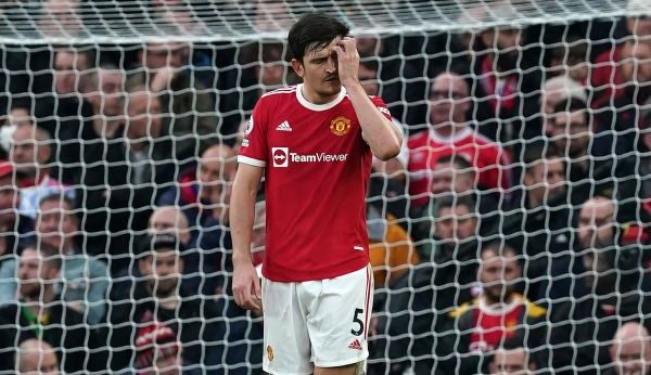You are currently viewing Maguire apologises to Man Utd fans following Liverpool thrashing
