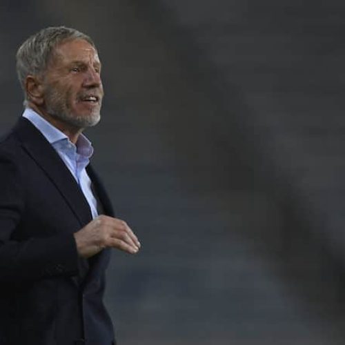 Baxter urges Chiefs to keep piling the pressure on Sundowns