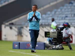 Read more about the article It’s not for us to blame them – Davids believes Pirates players are giving their all