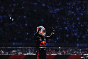 Read more about the article Verstappen outpaces Hamilton to win Mexico Grand Prix