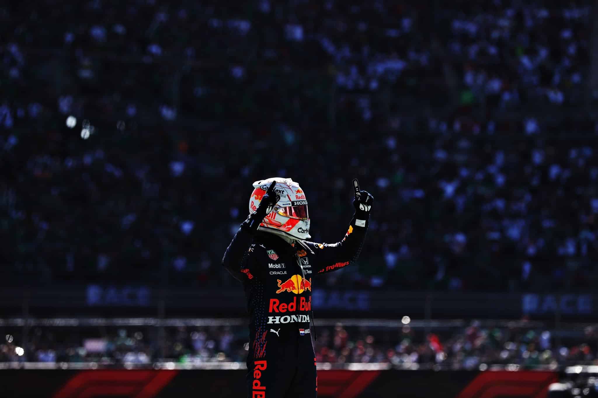 You are currently viewing Verstappen outpaces Hamilton to win Mexico Grand Prix