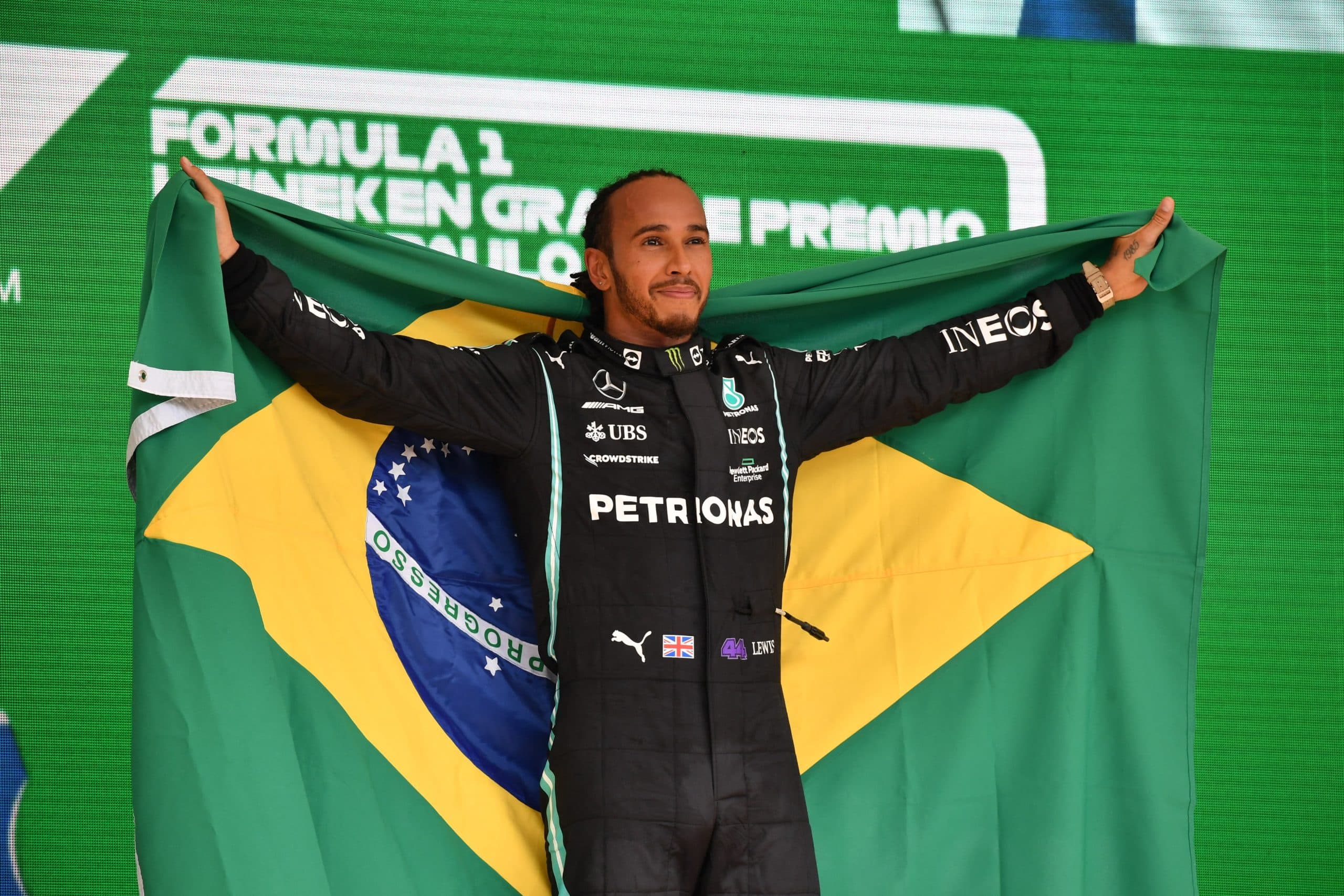 You are currently viewing Hamilton wins Brazilian Grand Prix