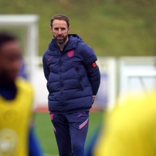 Gareth Southgate signs extension with England until 2024