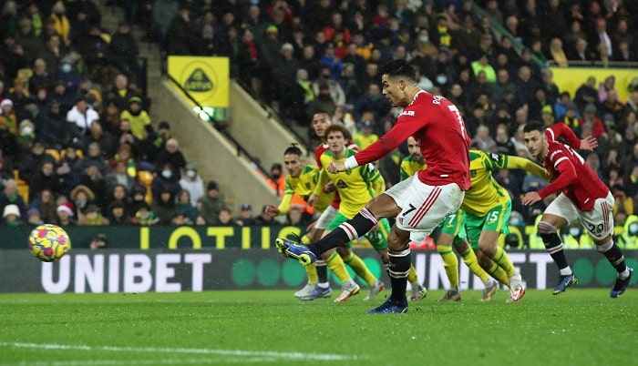 You are currently viewing Ronaldo penalty seals narrow win for Man United over Norwich