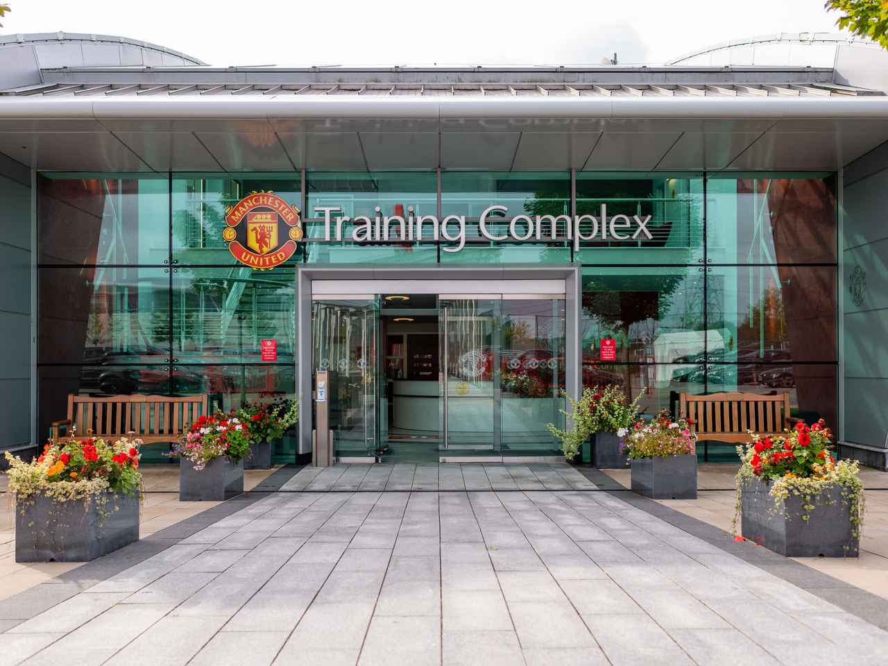 You are currently viewing Manchester United reopen training ground after Covid outbreak