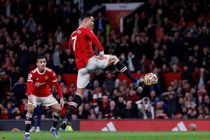 You are currently viewing Ronaldo shines as Man Utd move up to sixth