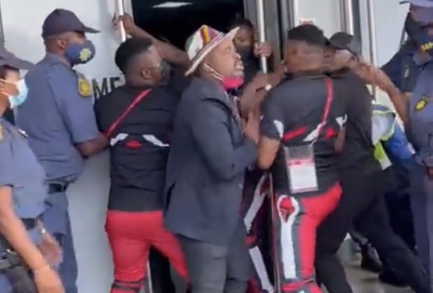 You are currently viewing Watch: TS Galaxy owner denied entry to Orlando Stadium in violent scenes