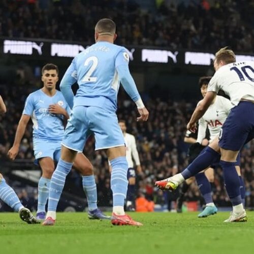 Spurs stun Man City in five-goal thriller, Liverpool beat Norwich and Chelsea leave late against Palace