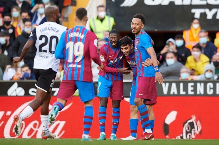 You are currently viewing ‘Happy’ Aubameyang sinks Valencia again with treble in Barcelona league debut