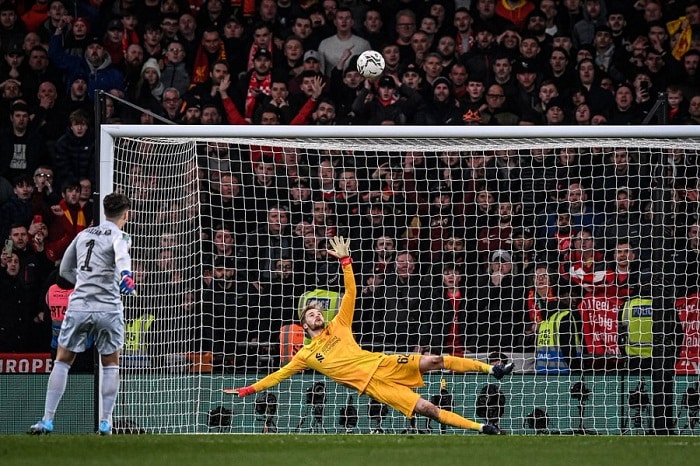 You are currently viewing Liverpool win dramatic shootout over Chelsea to claim Carabao Cup glory