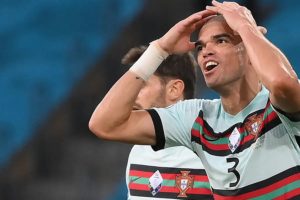 Read more about the article Portugal defender Pepe out of World Cup playoff with Covid