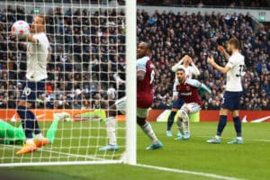 Read more about the article Son, Kane shine as Spurs move up to fifth