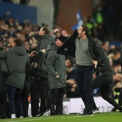 Lampard breaks hand celebrating late Everton win