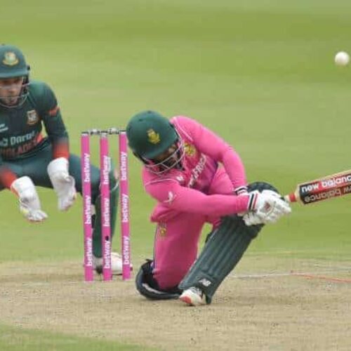 Proteas bounce back to level series