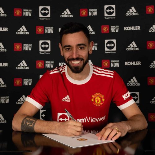 Fernandes signs new deal with Man Utd till 2026