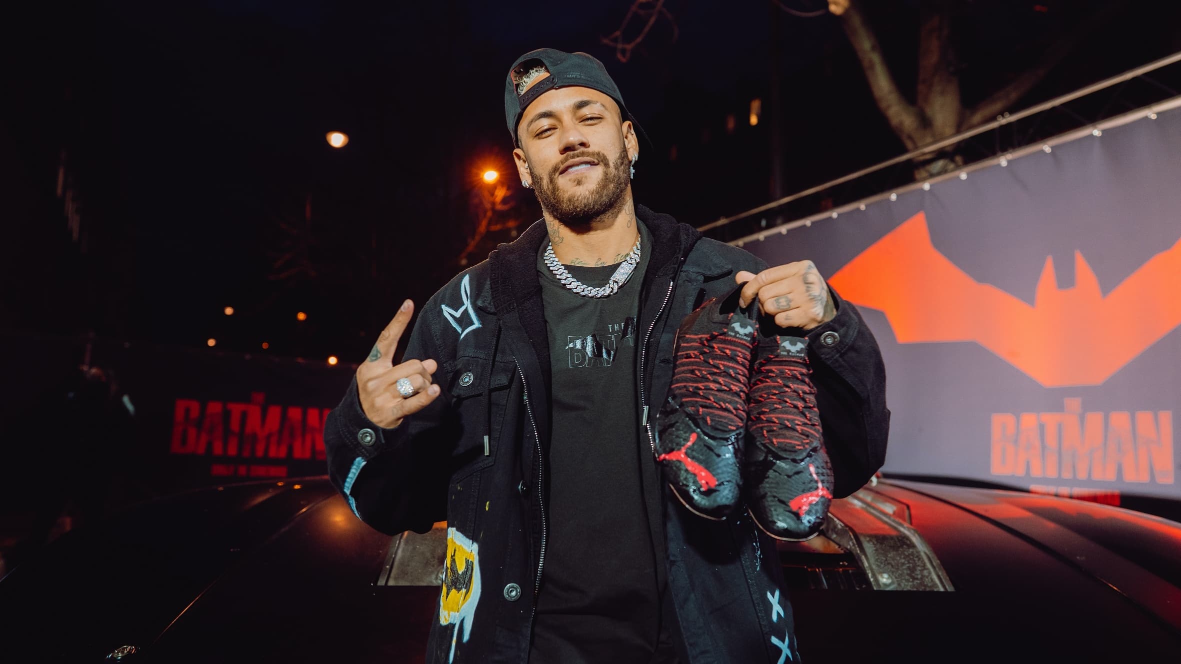 You are currently viewing PUMA and Neymar unveil Batman-inspired football boots