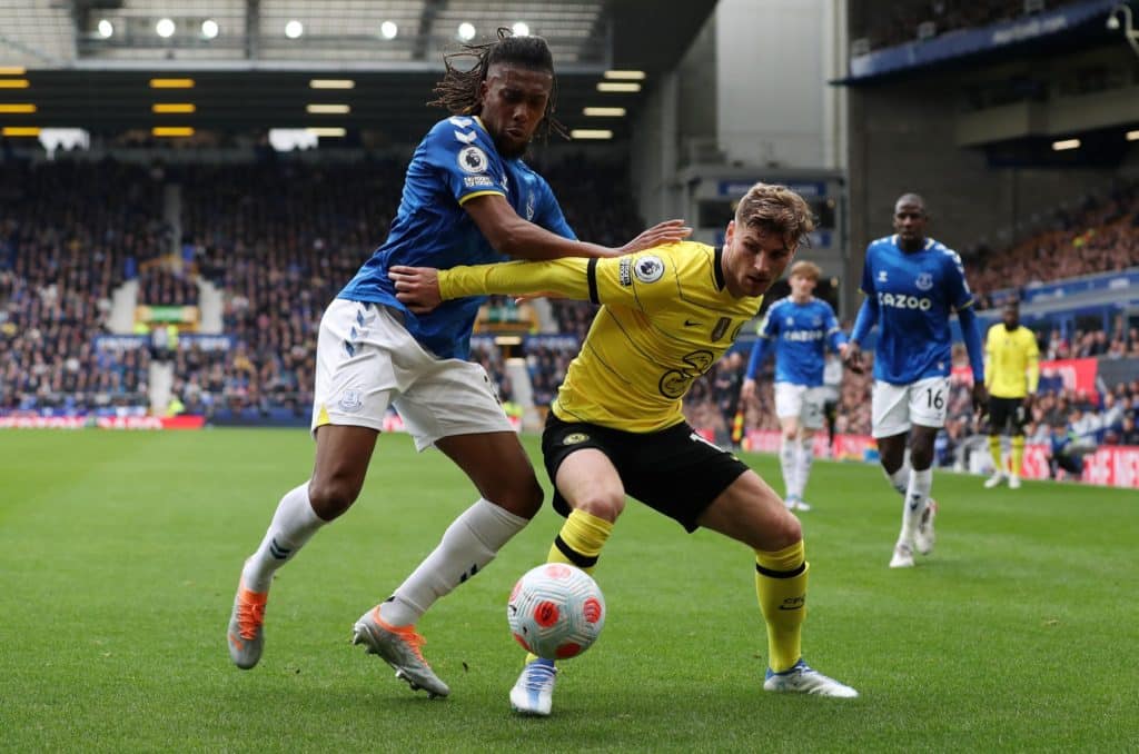 Everton stun Chelsea for huge win at bottom