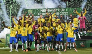 Read more about the article Watch: Sundowns celebrate as they lift Nedbank Cup trophy