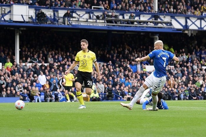 Richarlison of Everton scoring against Chelsea