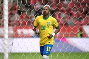 Read more about the article Two-goal Neymar closes on Pele record in big Brazil win