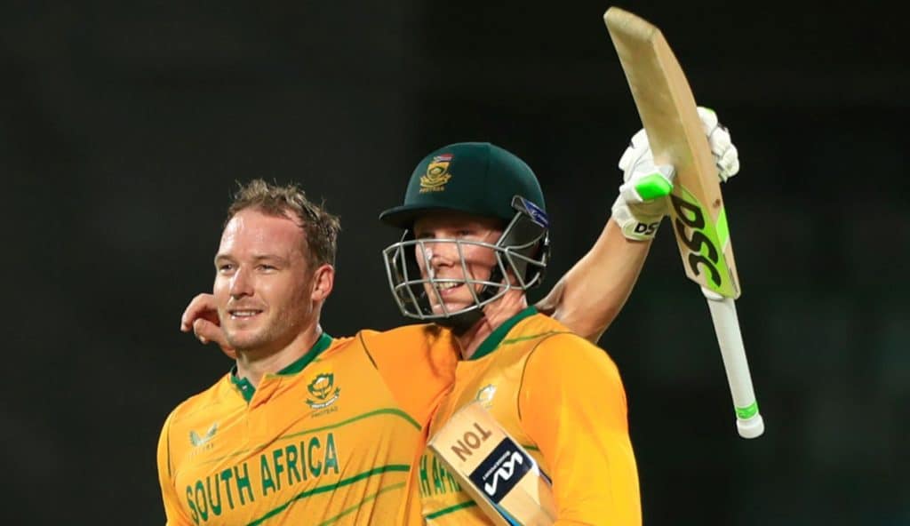 DELHI, INDIA - JUNE 09: David Miller of South Africa and Rassie van der Dussen of South Africa celebrates the win during the 1st T20 International match between India and South Africa at Arun Jaitley Stadium on June 09, 2022 in Delhi, India. (Photo by Pankaj Nangia/Gallo Images)