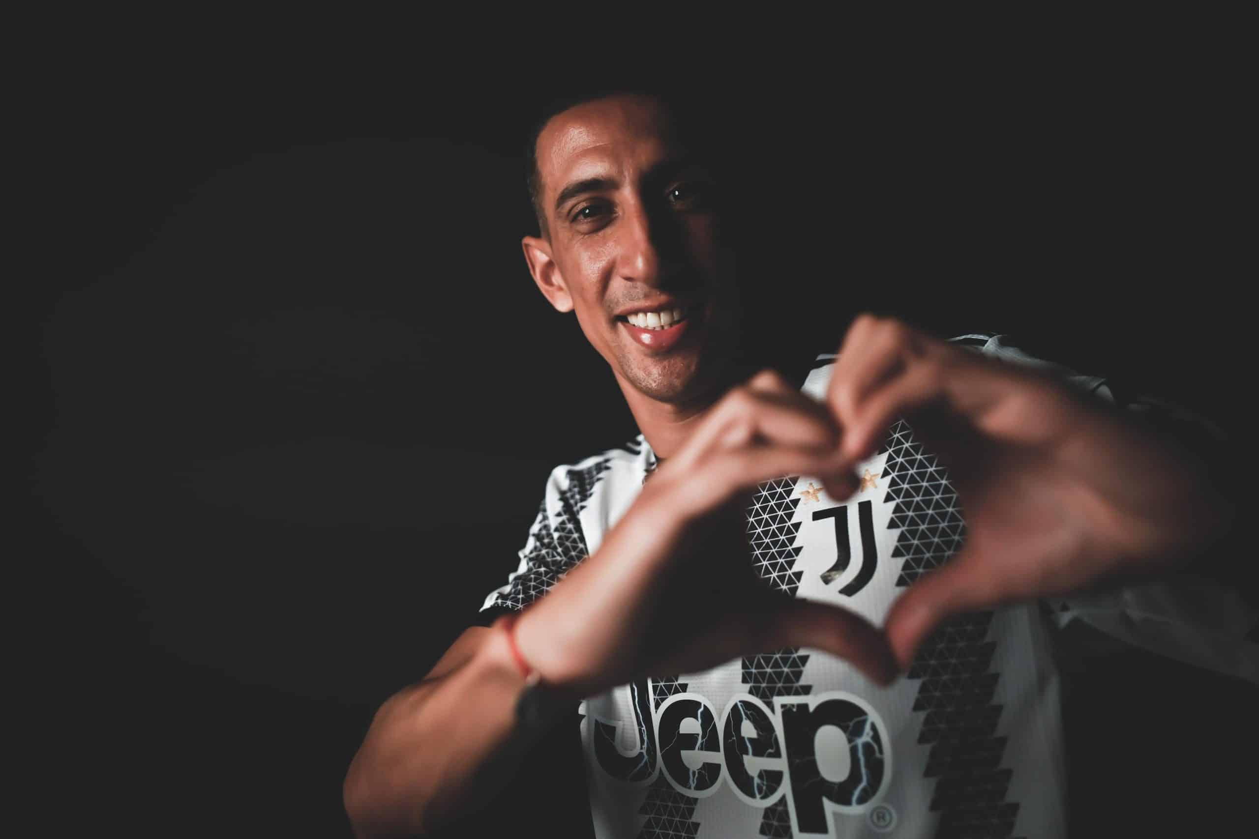 You are currently viewing Di Maria completes switch to Juventus