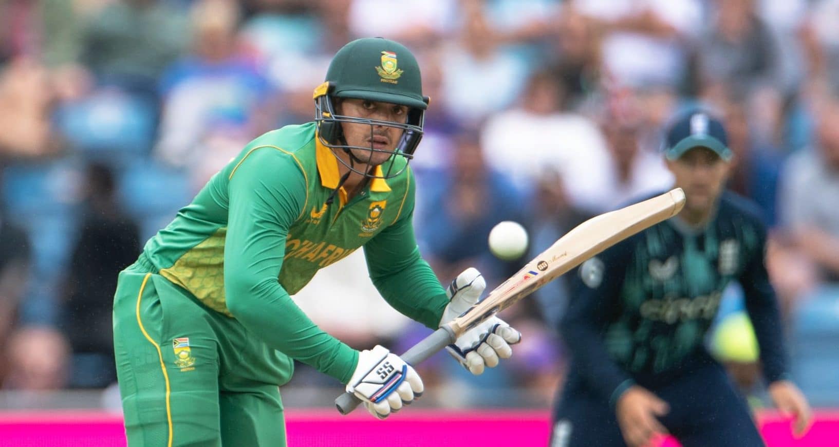 You are currently viewing De Kock dazzles before rain ruins decider