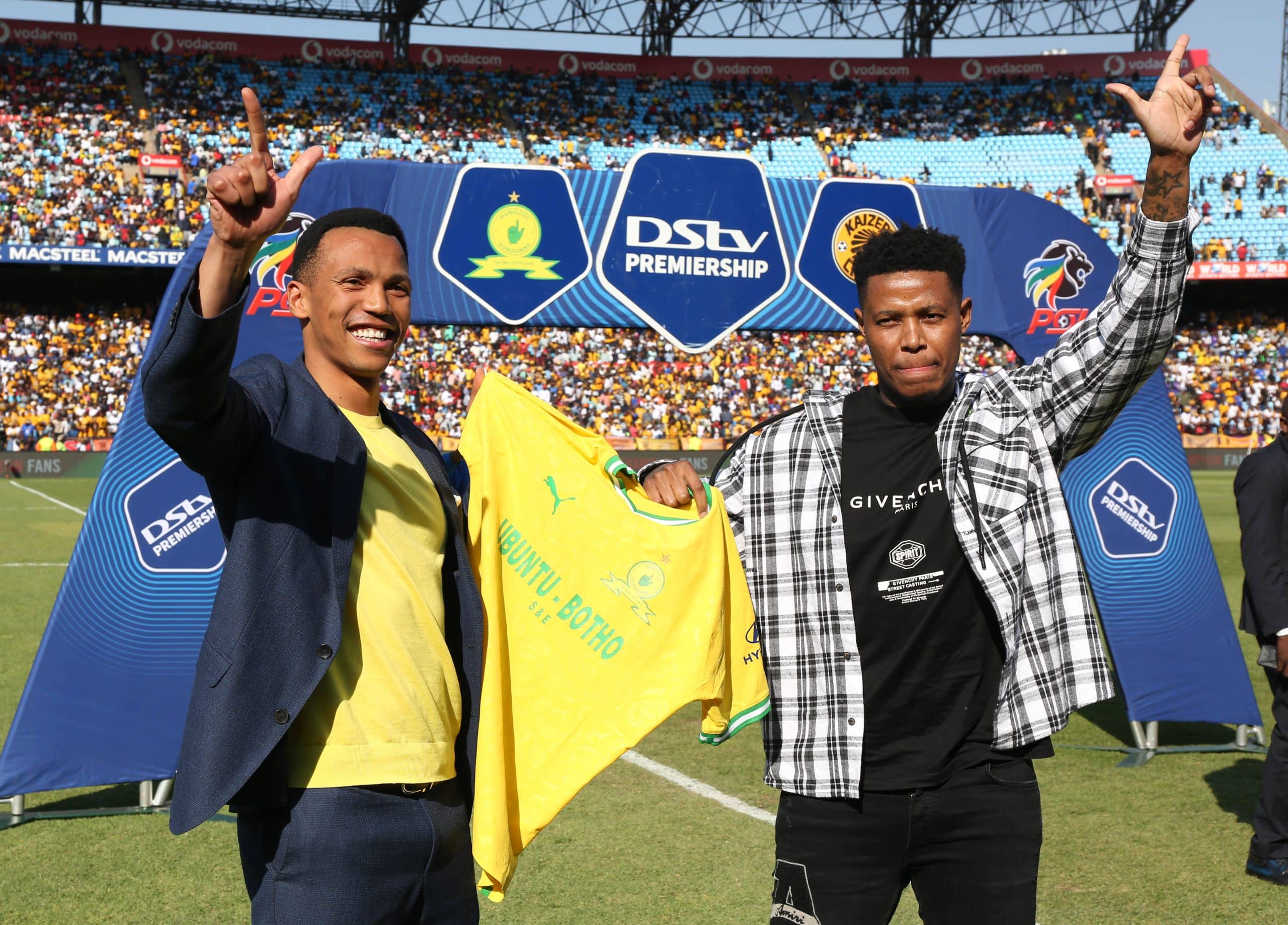 You are currently viewing Watch: Sundowns unveil Zungu at Loftus
