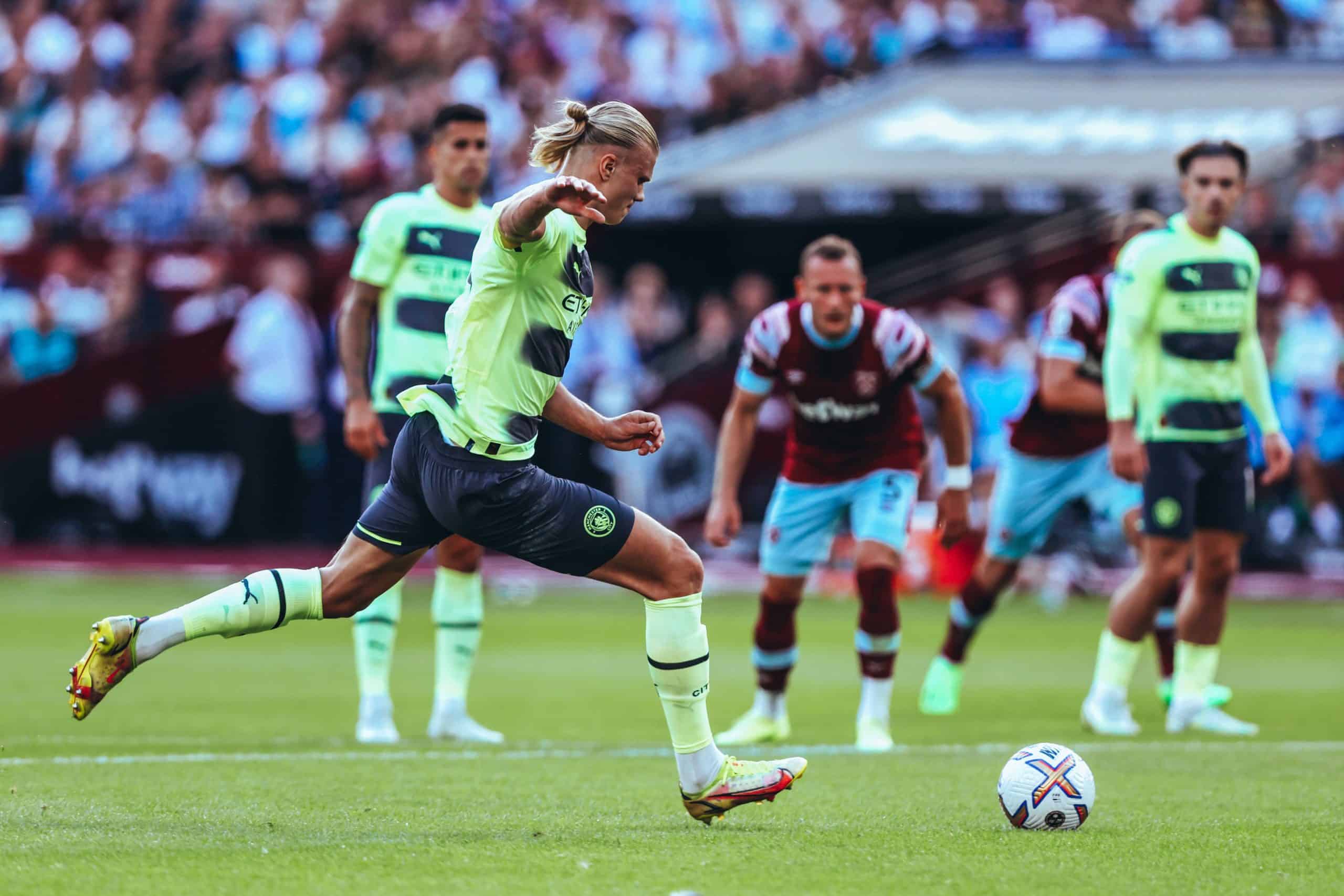 You are currently viewing Watch: Haaland double gives Man City dream start