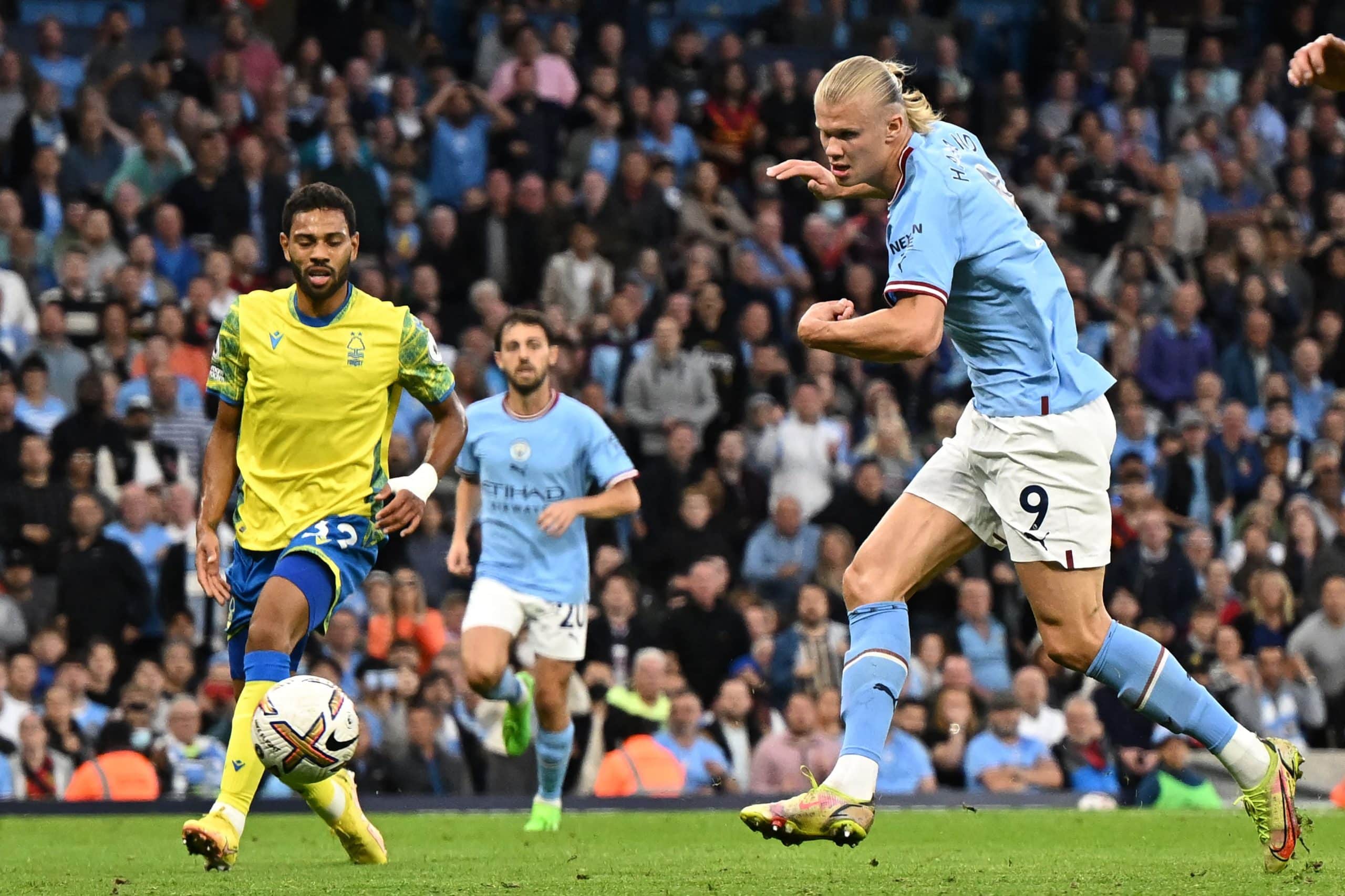You are currently viewing Watch: Haaland hits hat-trick in Man City rout