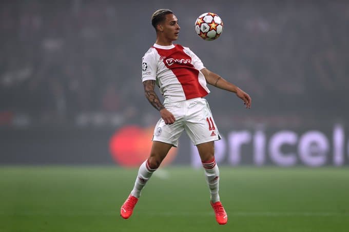 You are currently viewing Ajax reject €90m Man United bid for Anthony and player hits out