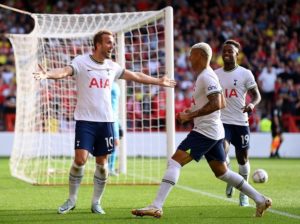 Read more about the article Watch: Kane double sends Spurs third