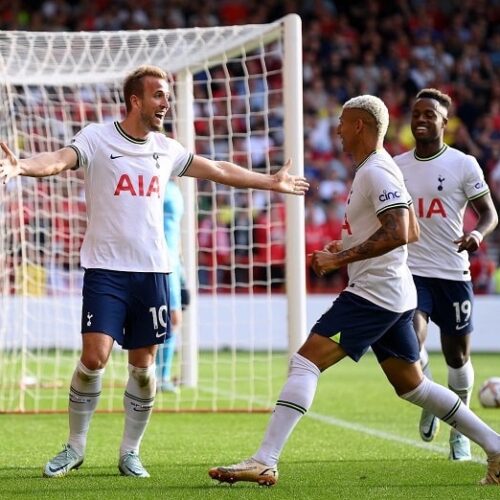 Watch: Kane double sends Spurs third