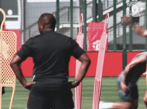 Read more about the article Watch: Benni put Man Utd to work at Carrington