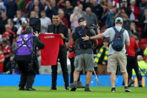 Read more about the article Watch: Casemiro unveiled to Man Utd fans at Old Trafford