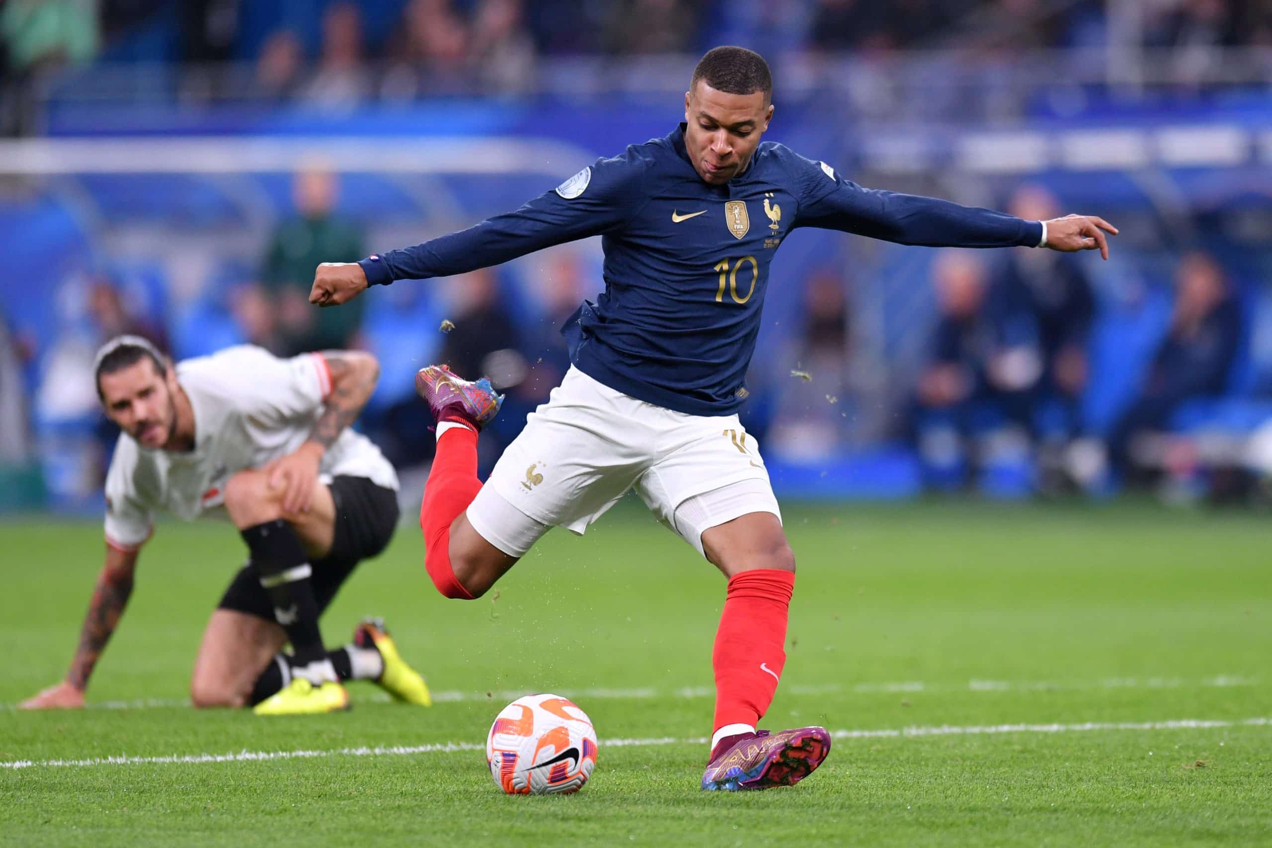 You are currently viewing Mbappe stars as France shrug off troubles to outclass Austria