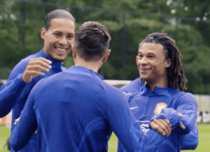 Read more about the article Watch: The Bromance within Netherlands squad